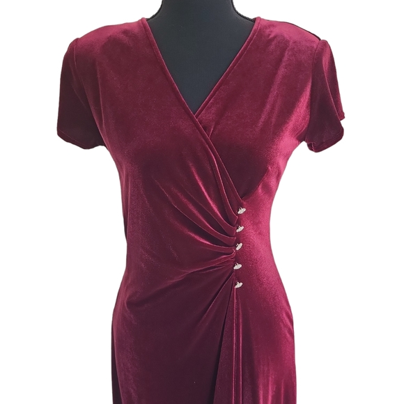 *SOLD* Signature by Robbie bee women's red velvet pleated rhinestone dress, 4P - Picture 5 of 7